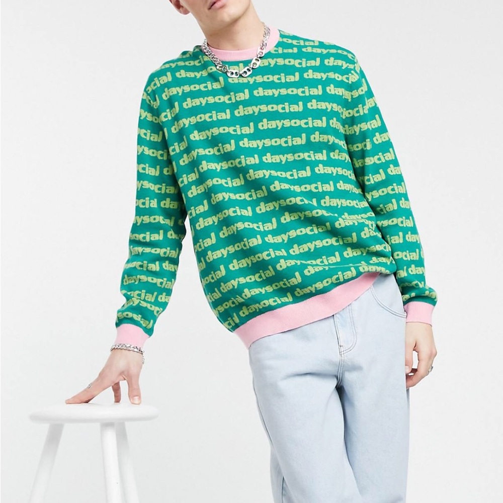 OVERSIZED SWEATER IN GREEN WITH ALL OVER PATTERN